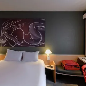 Ibis Parkstadt Schwabing 3*, Münih Almanya