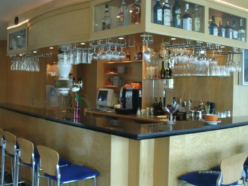 Ramada By Wyndham Hannover Messe Laatzen Otel